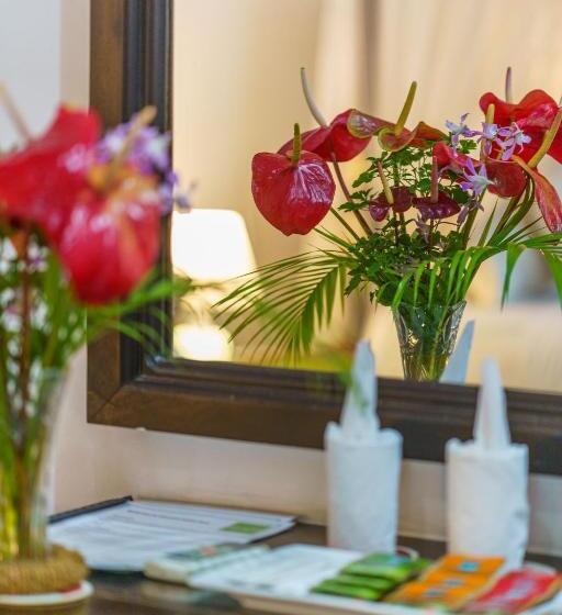 غرفة قياسية مزوَّدة بشُرفة, Abundia Unawatuna