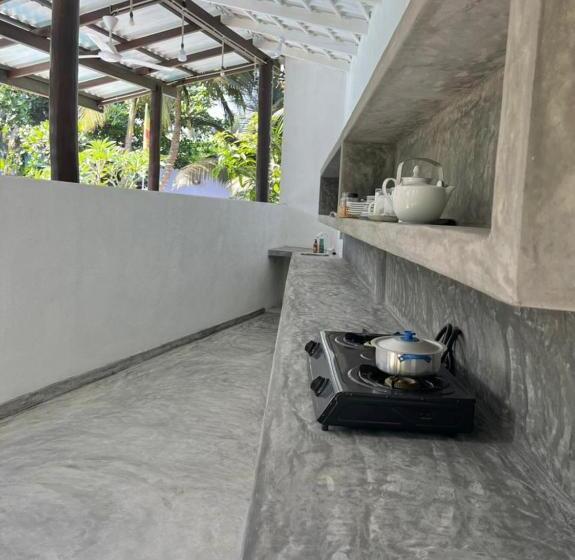 Quarto Triplo Estandar com Sacada, Abundia Unawatuna