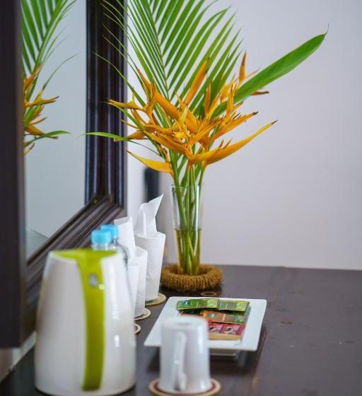 Quarto Triplo Estandar com Sacada, Abundia Unawatuna