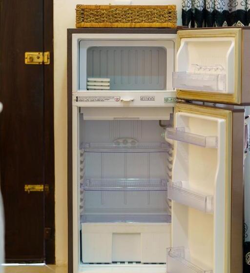 غرفة إقتصادية عائلية, Abundia Unawatuna