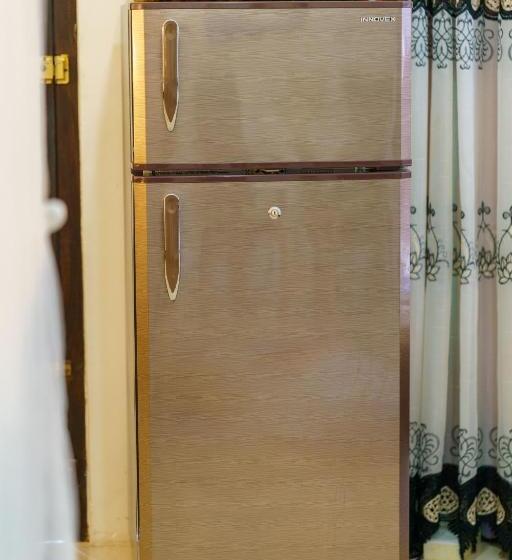 غرفة إقتصادية عائلية, Abundia Unawatuna