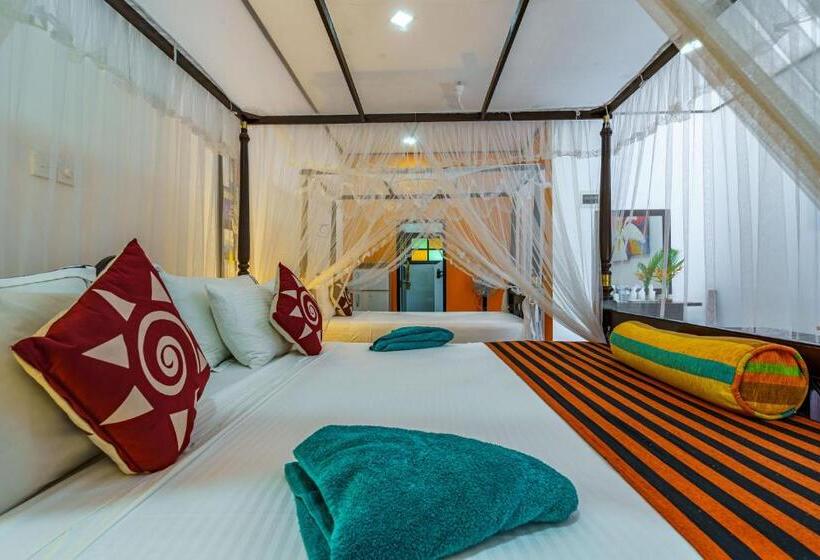 غرفة قياسية ثلاثية مزودة بشرفة, Abundia Unawatuna