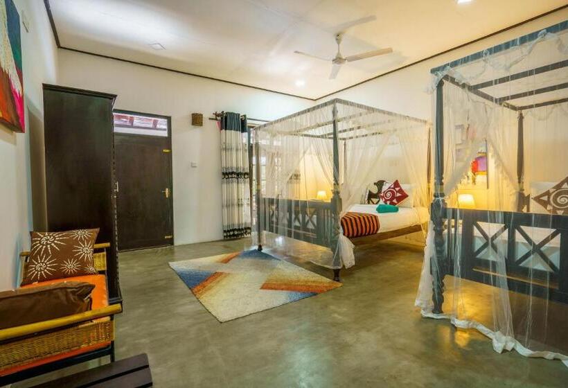 غرفة قياسية ثلاثية مزودة بشرفة, Abundia Unawatuna