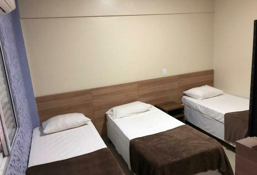 标准三人间, Aeroporto Plaza