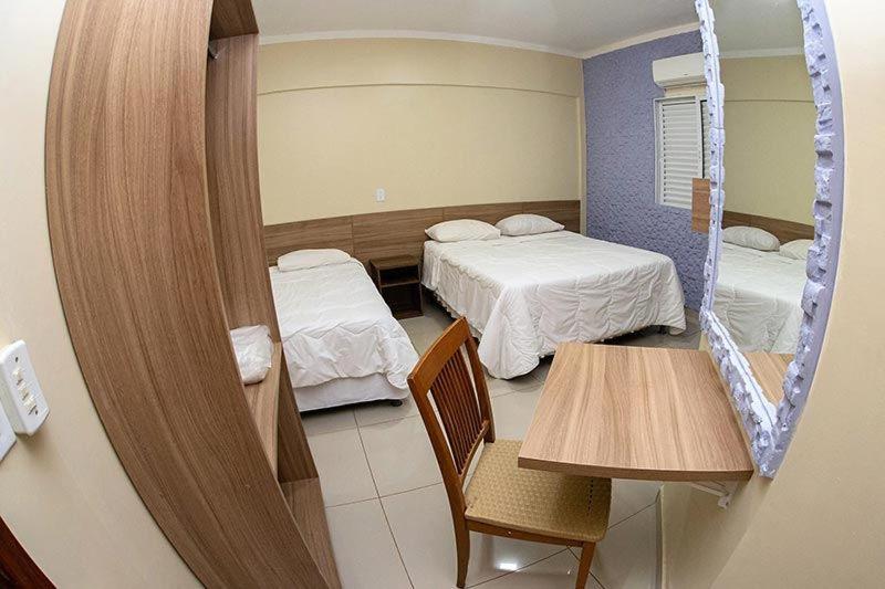 家庭间, Aeroporto Plaza