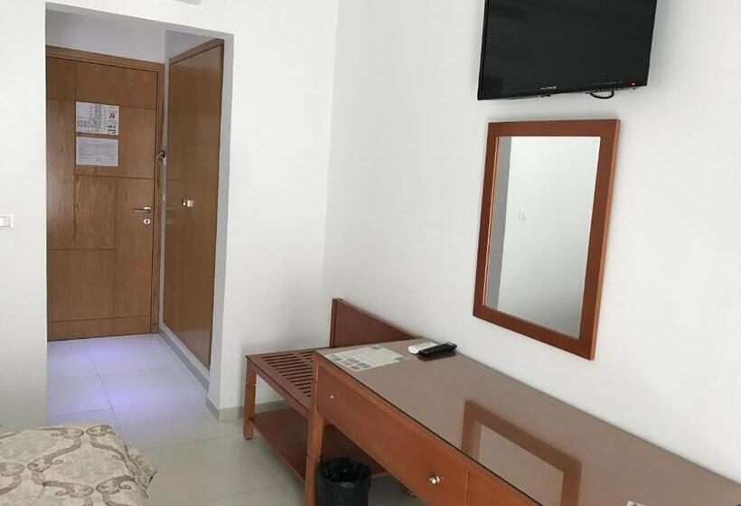 اتاق استاندارد یک نفره, Al Karmel