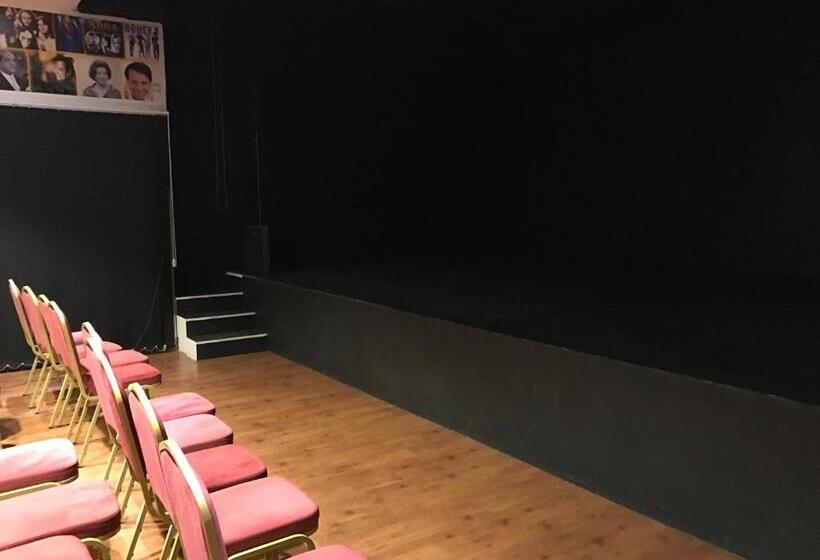 اتاق استاندارد یک نفره, Al Karmel