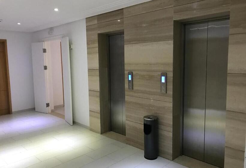 اتاق استاندارد سه نفره, Al Karmel