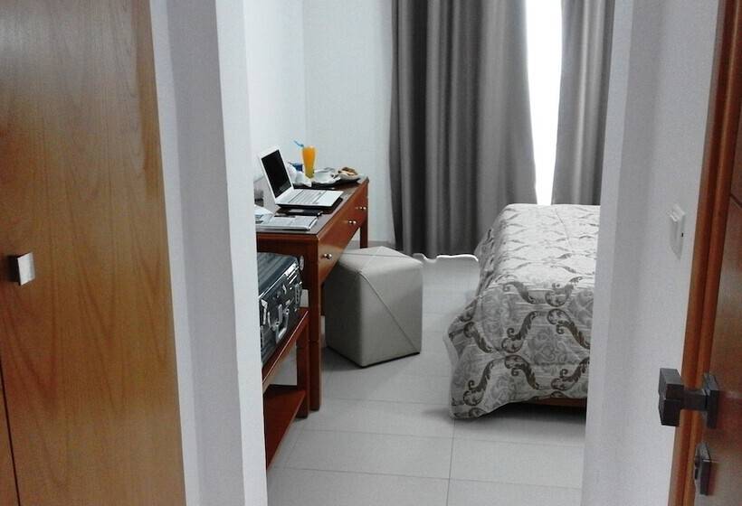 اتاق استاندارد, Al Karmel