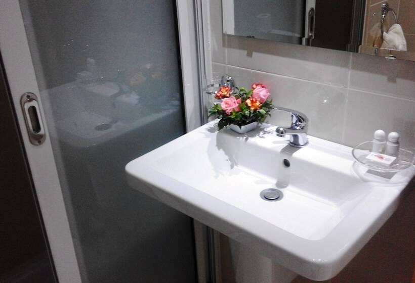 اتاق استاندارد یک نفره, Al Karmel