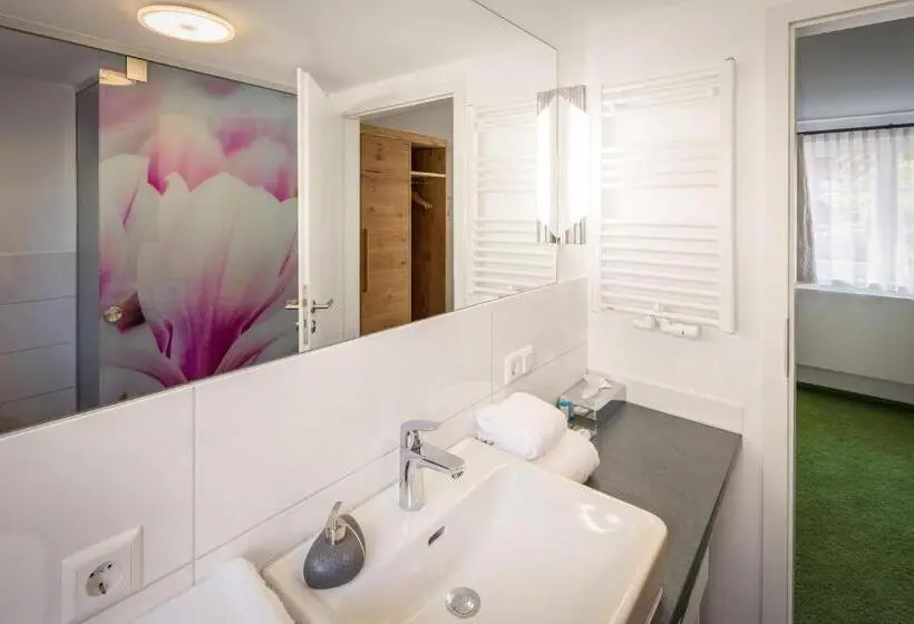 Quarto Deluxe, Alte Schule