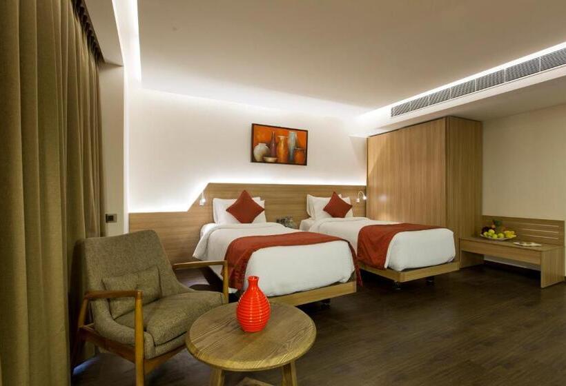 Номер Executive, Attide