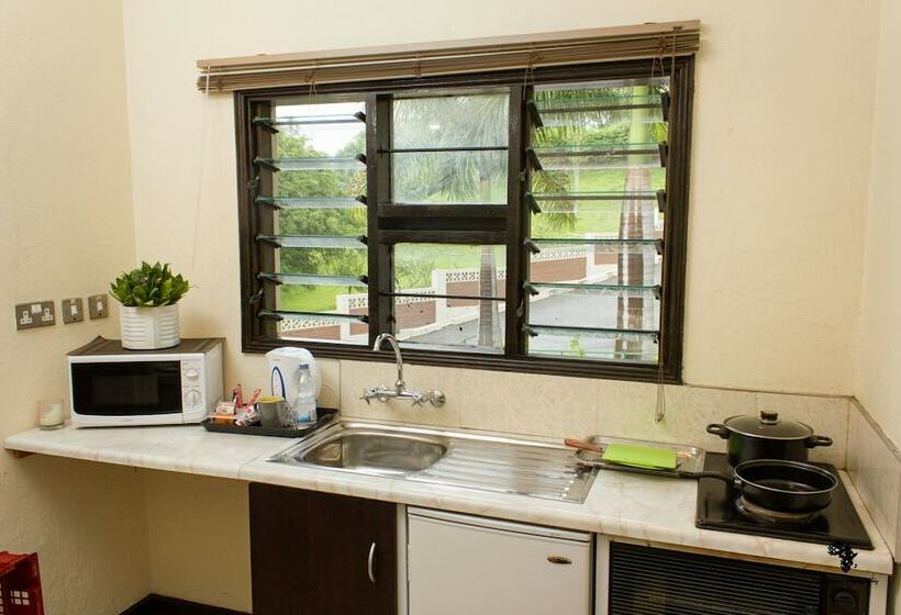 اتاق لوکس, Cedar Place