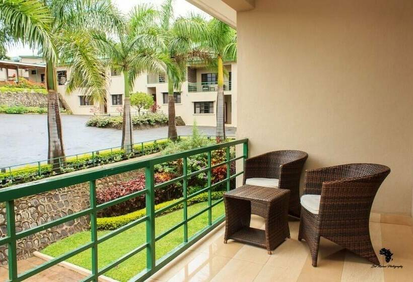 اتاق لوکس, Cedar Place