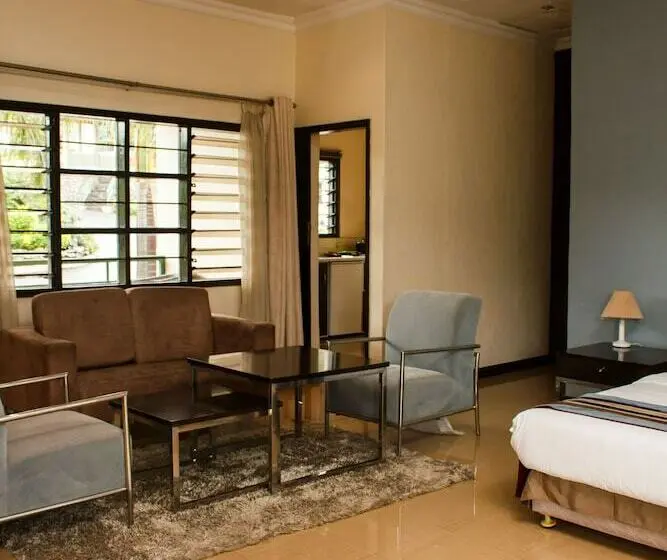 اتاق لوکس, Cedar Place