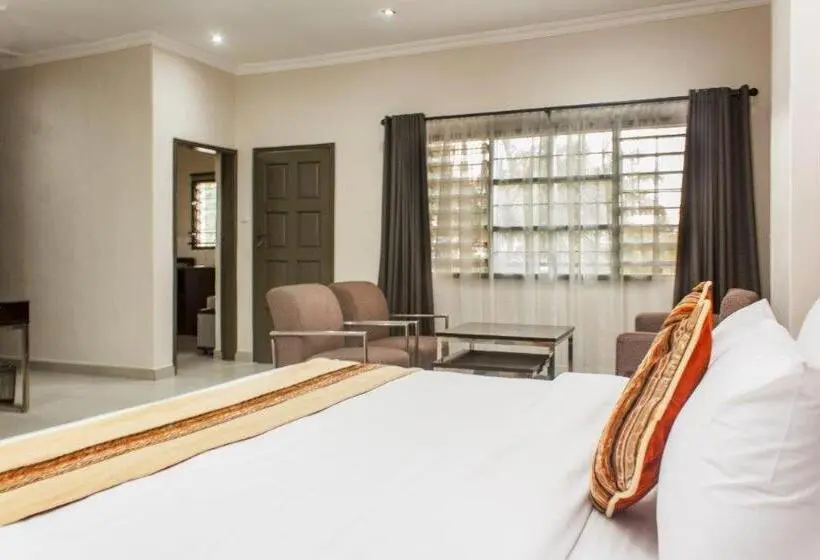 اتاق سوپریور, Cedar Place