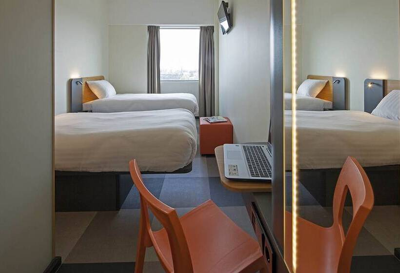 Номер Стандарт, Easyhotel Amsterdam Zaandam