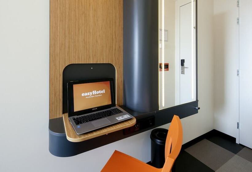 Номер Стандарт, Easyhotel Amsterdam Zaandam