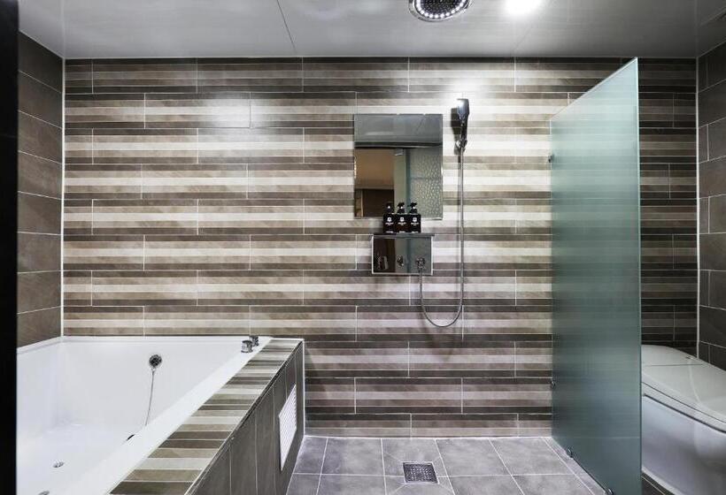 스탠다드 룸, Mondavi