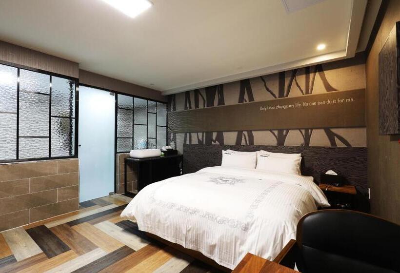 스탠다드 룸, Mondavi