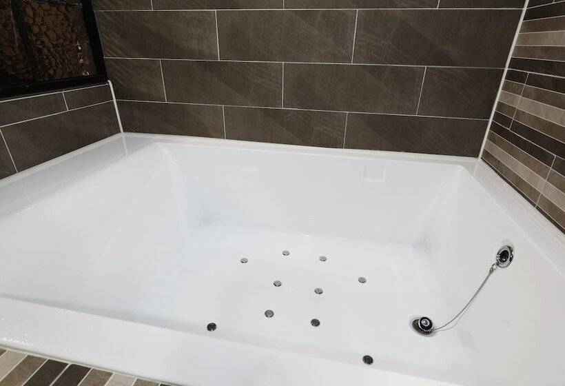 디럭스 룸, Mondavi