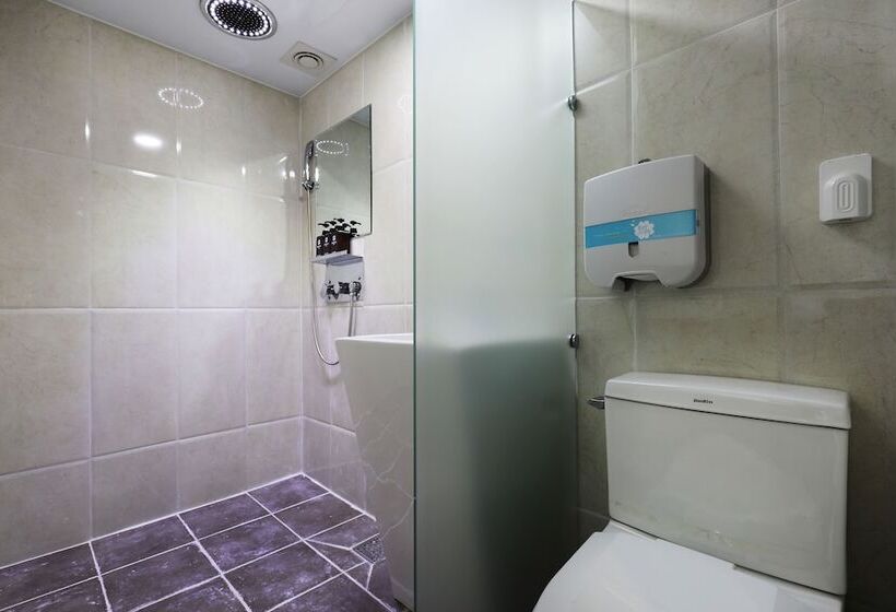 패밀리 룸, Mondavi