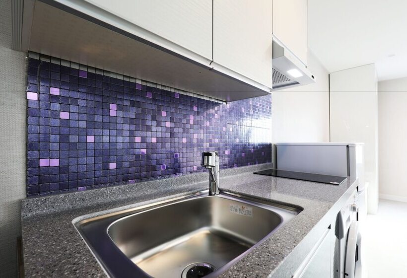 패밀리 룸, Mondavi