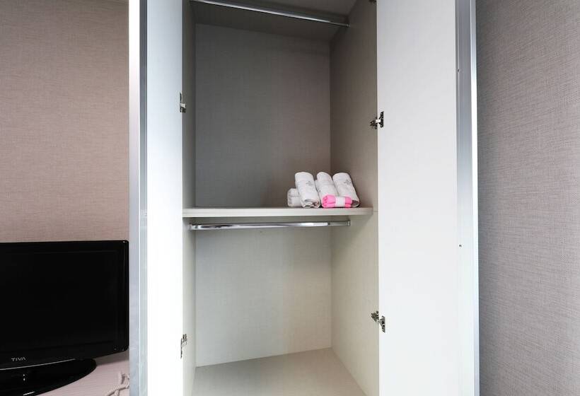 패밀리 룸, Mondavi