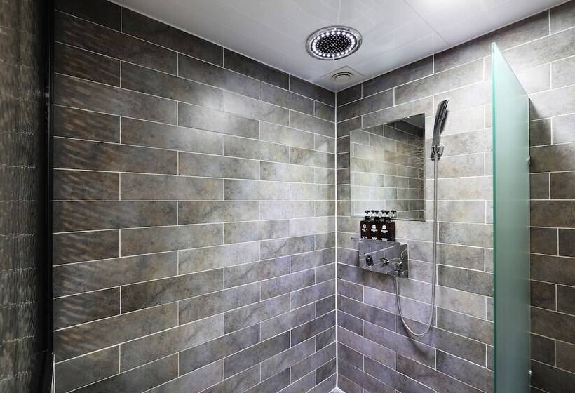 스탠다드 룸, Mondavi