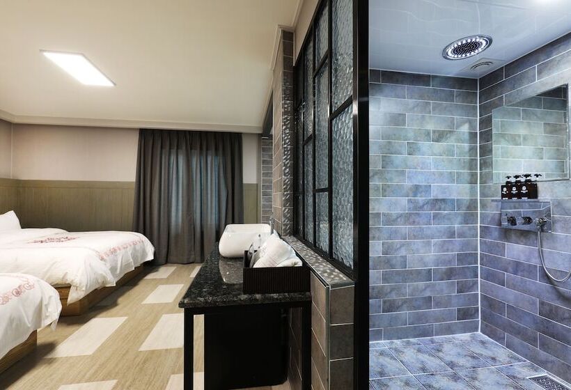 스탠다드 룸, Mondavi