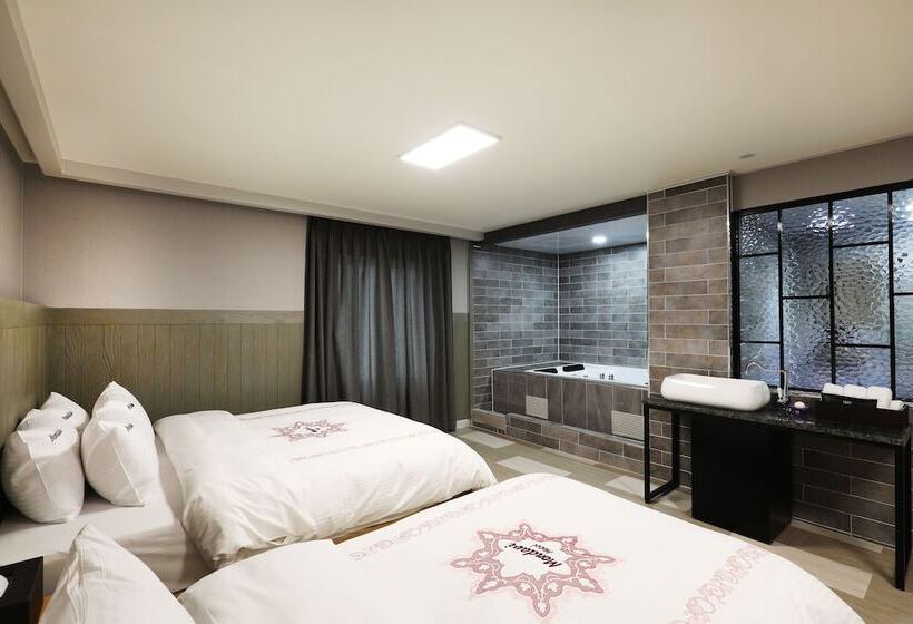 스탠다드 룸, Mondavi