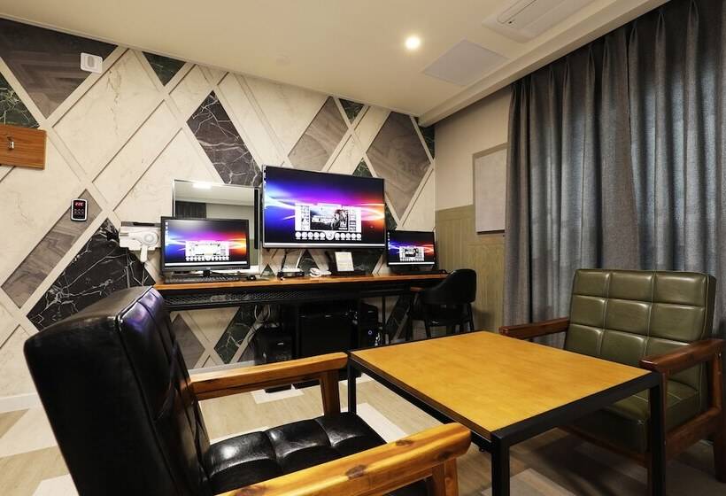 스탠다드 룸, Mondavi