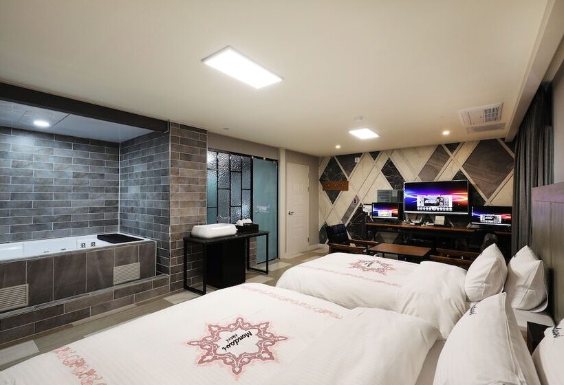 스탠다드 룸, Mondavi