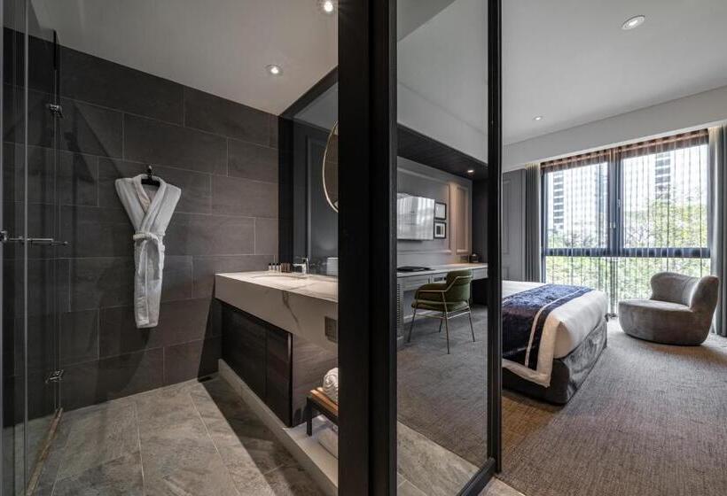 수피리어 룸, Park Lees