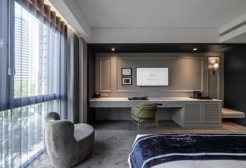 수피리어 룸, Park Lees