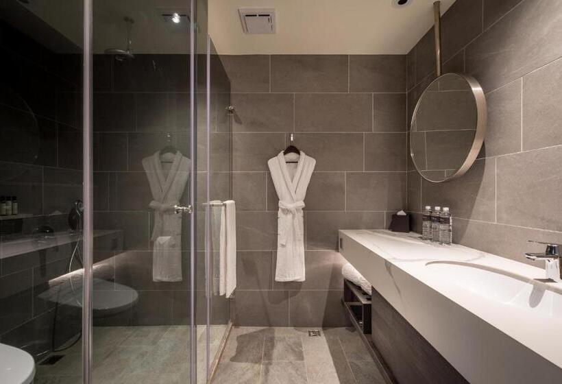 스탠다드 트리플 룸, Park Lees