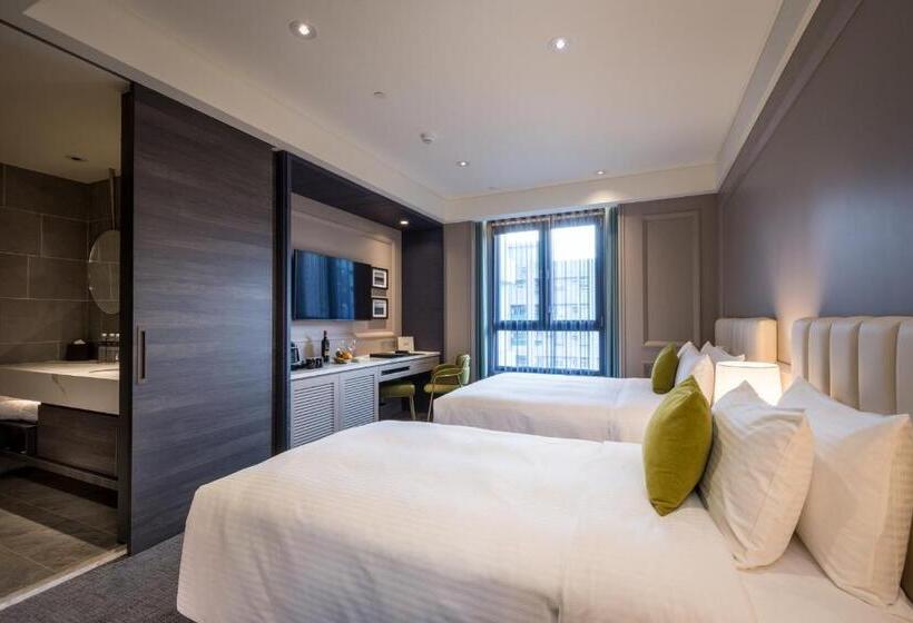 스탠다드 트리플 룸, Park Lees