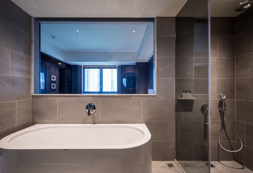 디럭스 룸, Park Lees