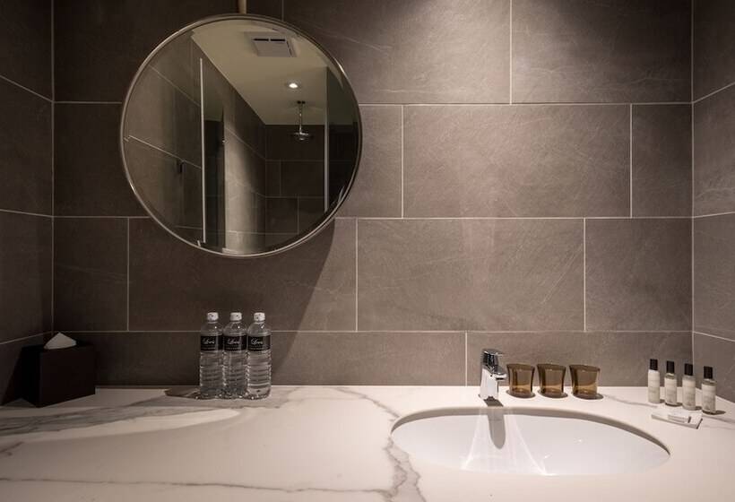 스탠다드 트리플 룸, Park Lees