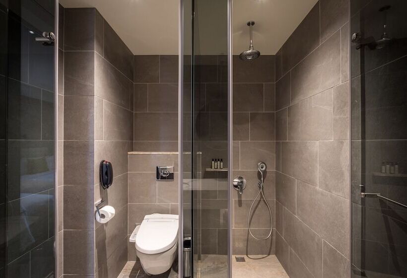 스탠다드 트리플 룸, Park Lees