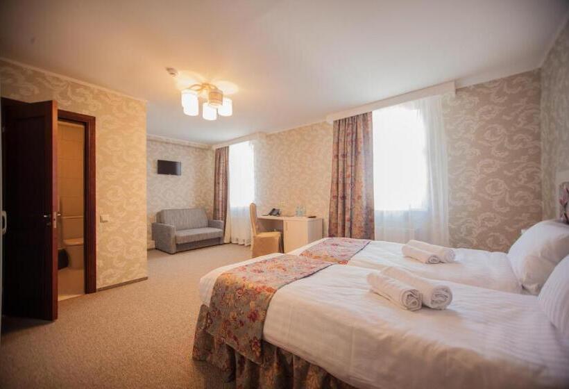 اتاق استاندارد سه نفره, Sanmari