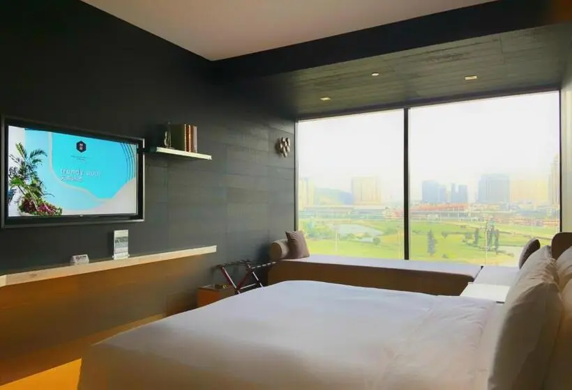 Deluxe Zimmer Kingsize Bett, Yoho Hollywood Roosevelt