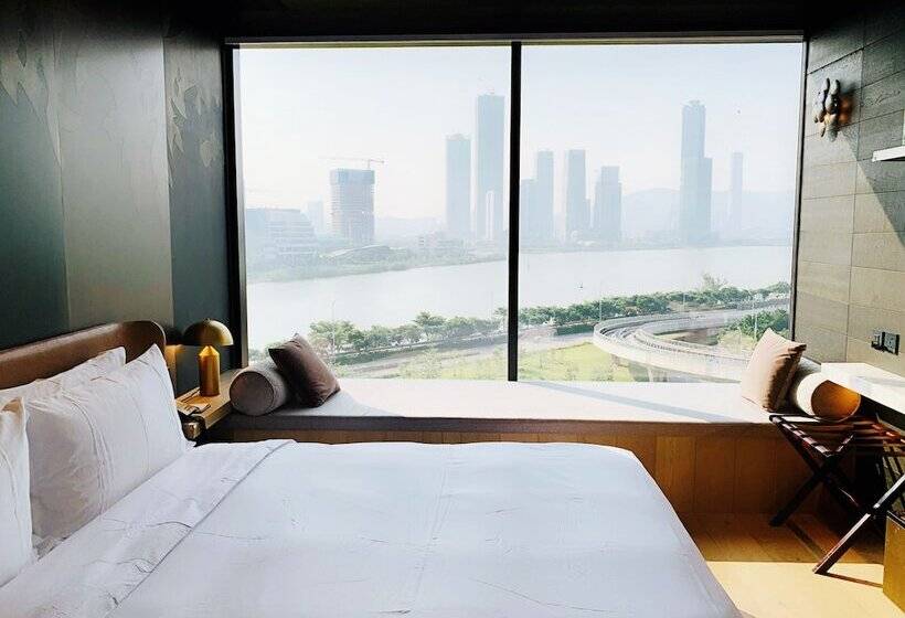 اتاق سوپریور با چشمانداز دریا, Yoho Hollywood Roosevelt