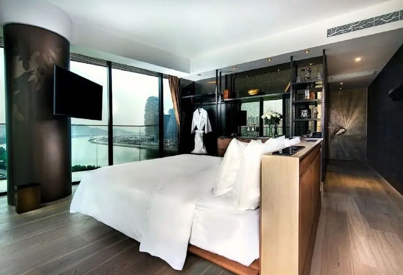 Superior Suite, Yoho Hollywood Roosevelt