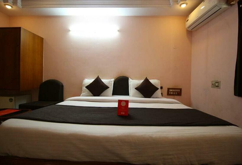 Quarto Deluxe, Upasana