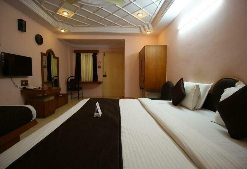 Quarto Deluxe, Upasana