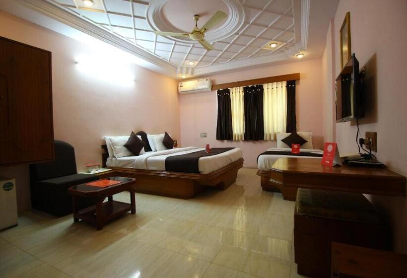 Quarto Triplo Deluxe, Upasana