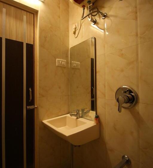 Quarto Estandar, Upasana