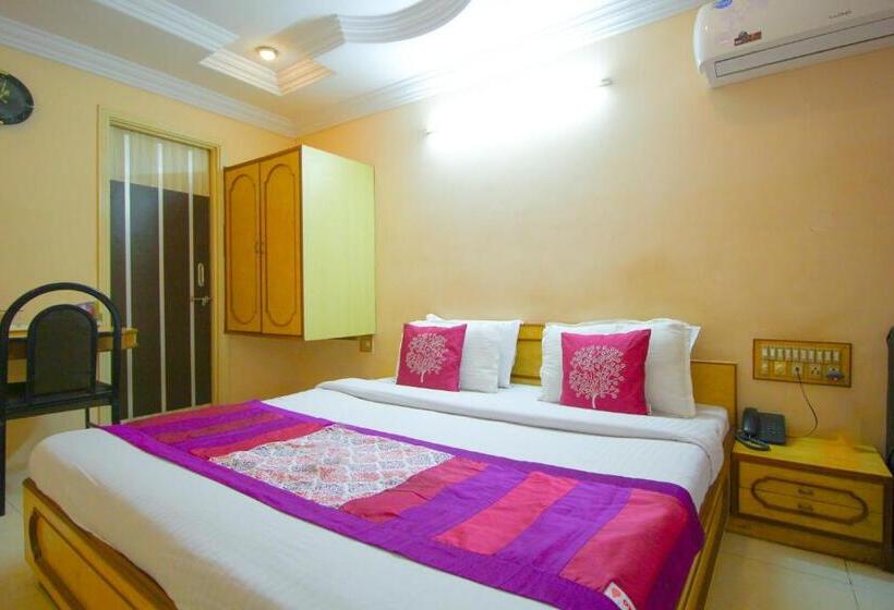 Quarto Deluxe, Upasana