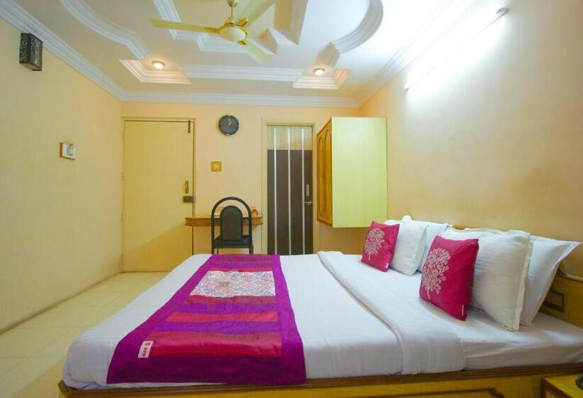 Quarto Deluxe, Upasana